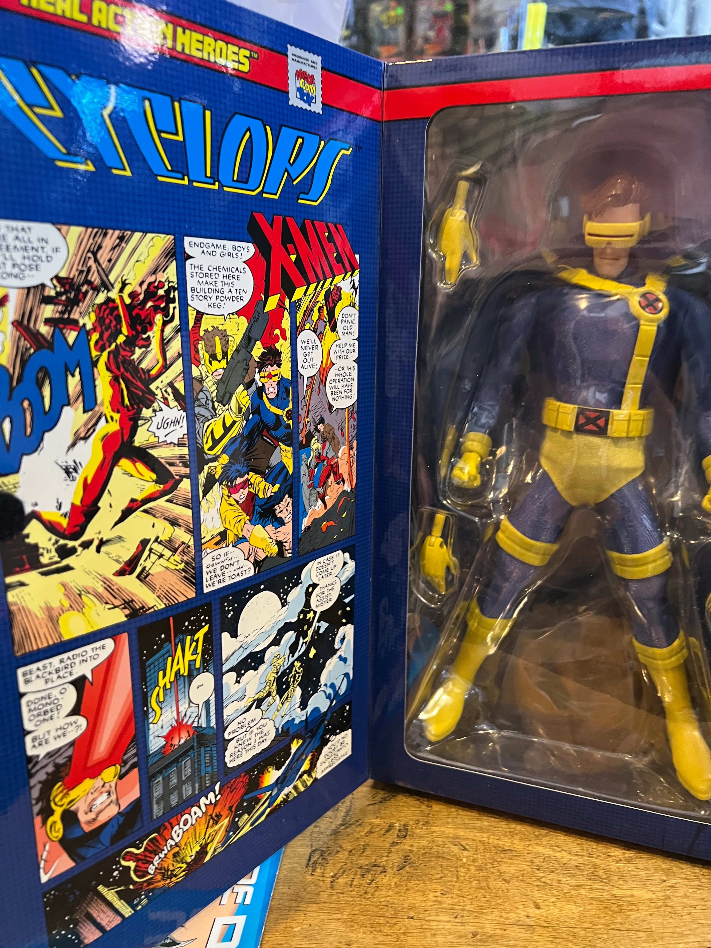 Cyclops X-Men  : Medicom RAH Real Action Heroes MISB (dented box) - Image 2