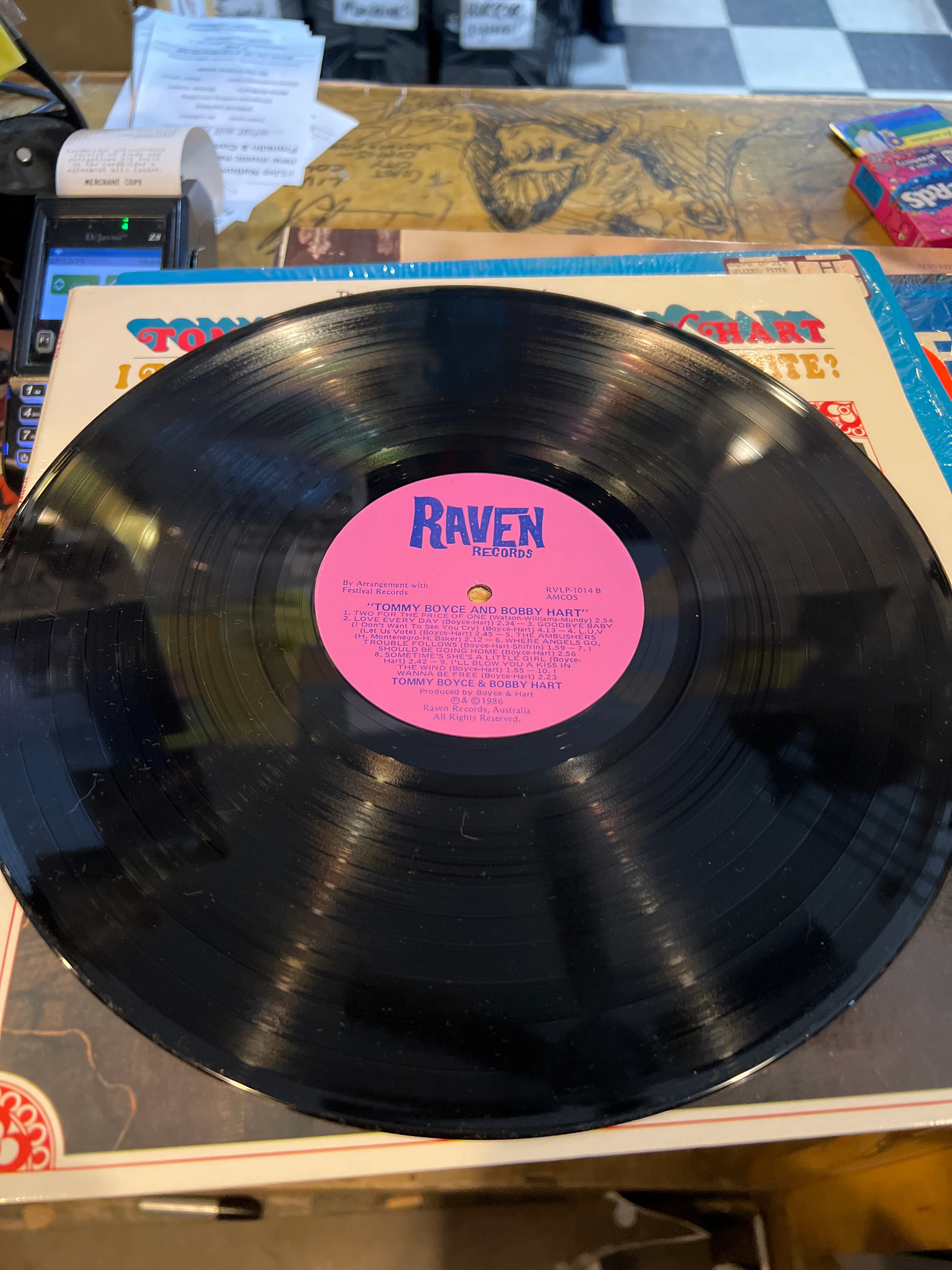 Tommy Boyce & Bobby Hart : I Wonder What She's Doing Tonight? LP Raven RVLP 1014 - Image 3