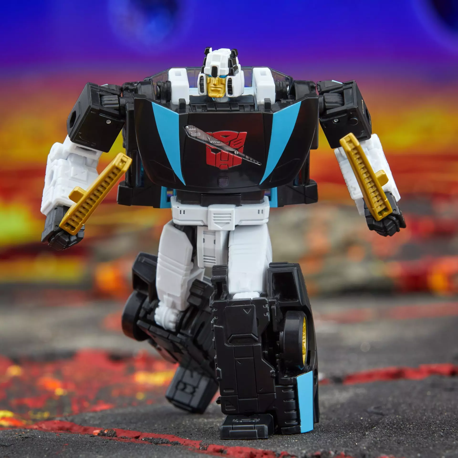 Transformers Legacy Deluxe Class Armada Universe Wheeljack Figure - Image 3
