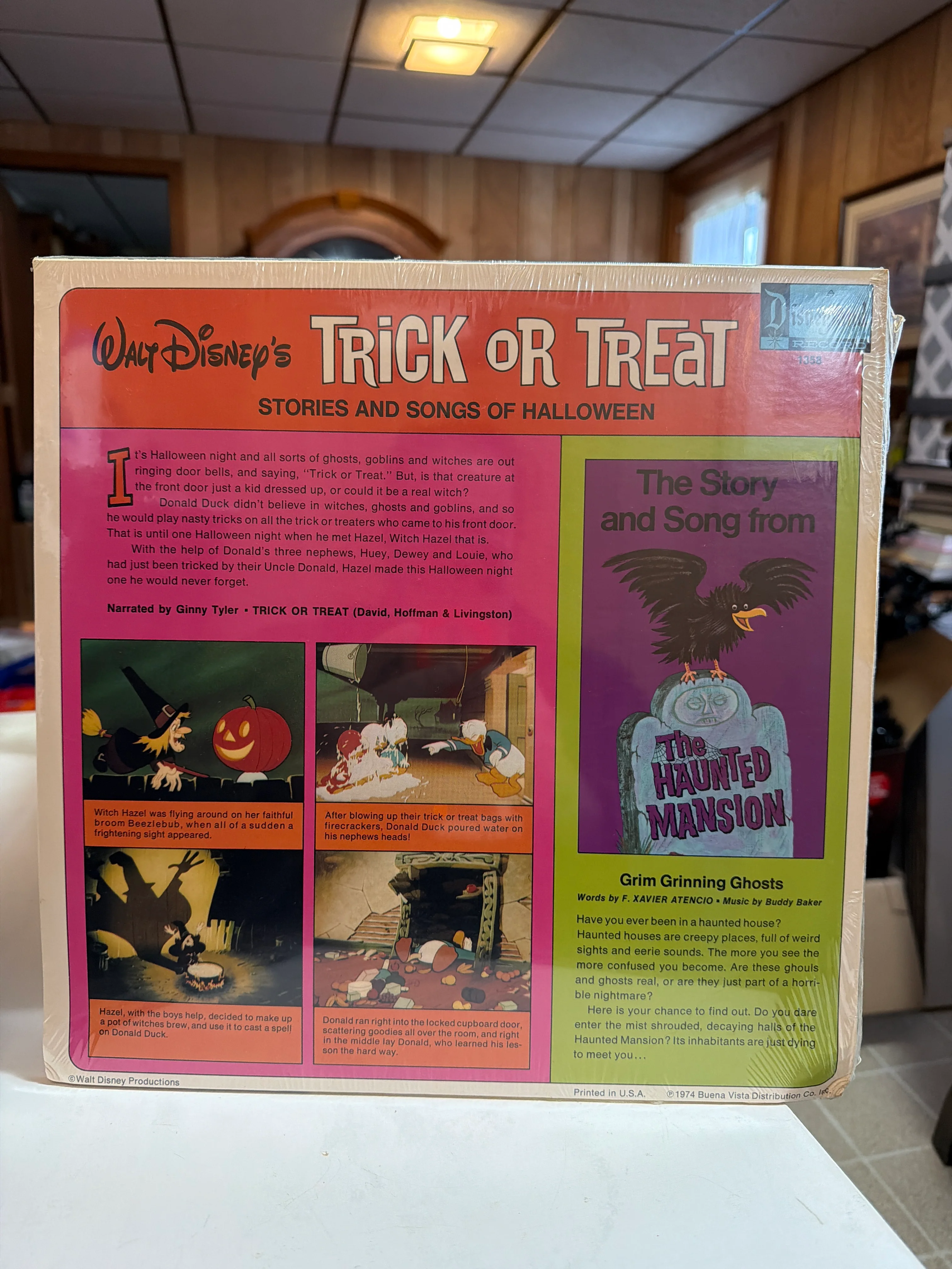 Walt Disney's Trick Or Treat : Stories of Halloween LP SEALED!!! Disneyland Record 1358 - Image 2
