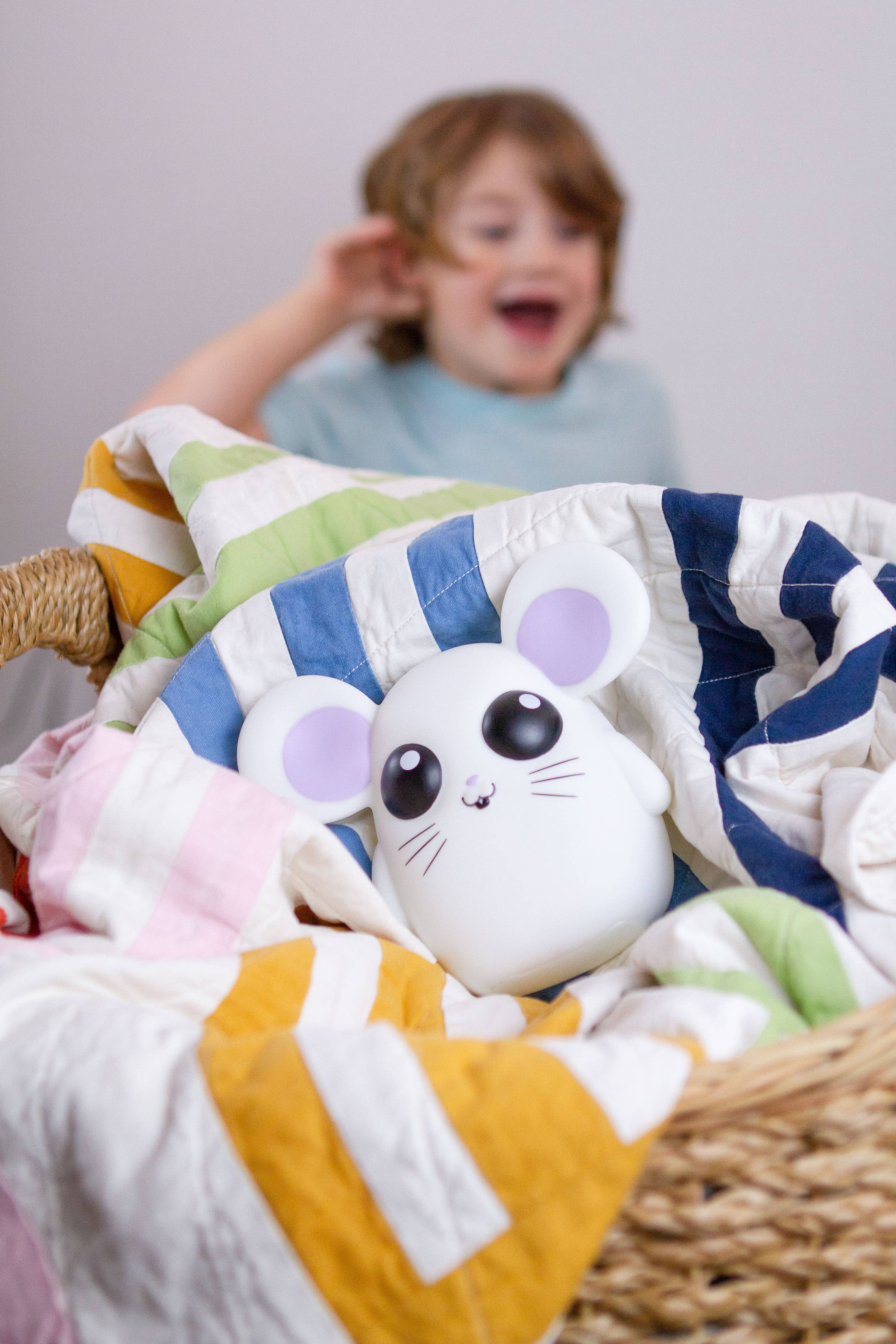 Where is Squeaky? : The interactive hide-and-seek game! - Image 5